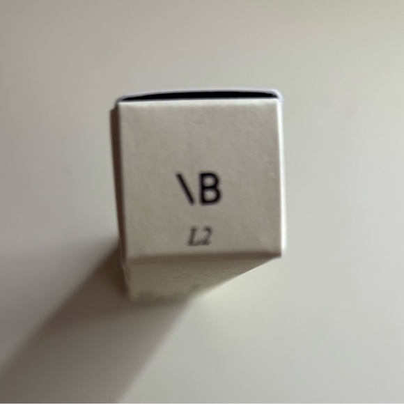 Victoria, Beckham by Augustinis Bader concealer pen. L2 - Picture 4 of 7